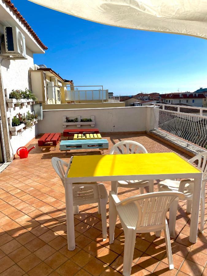 Apartamento Scauri Attico Panoramico Minturno Exterior foto